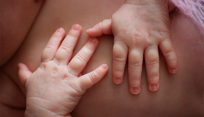 Fotografía para artículo sobre los probióticos para lactantes, probióticos para bebés y probióticos para niños, para el blog de topfarma.