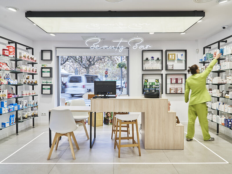 farmacias bien valoradas en vilafranca del penedes farmacia amado